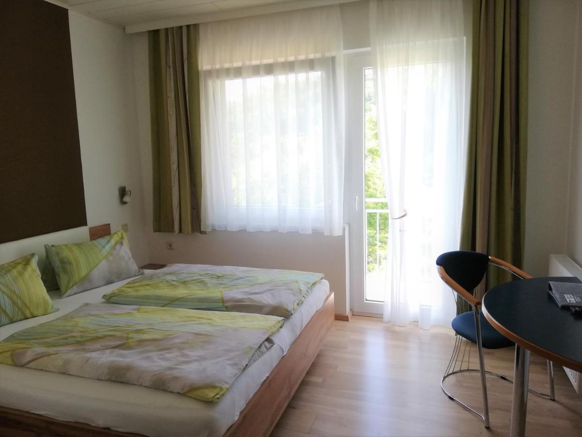 Privatzimmer Langthaler Melk Luaran gambar